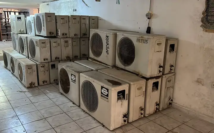 Depomuzdaki çıkma klima dış üniteleri